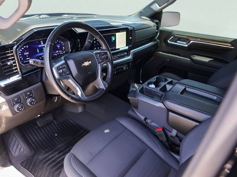 Used 2023 Chevrolet Silverado 1500 LT AWD/4WD image 11