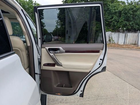 Used 2014 Lexus GX 460 w/ Premium Package AWD/4WD image 19