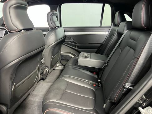 Used 2024 Jeep Wagoneer Launch Edition image 28