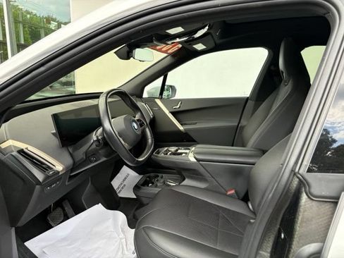 Used 2024 BMW iX xDrive50 w/ Sport Package AWD/4WD image 10