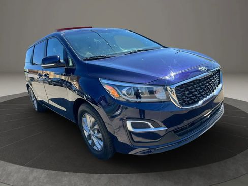 Used 2020 Kia Sedona LX FWD image 3