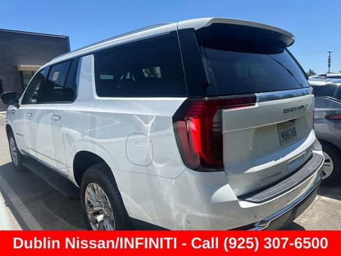 Used 2025 GMC Yukon XL Denali AWD/4WD image 4