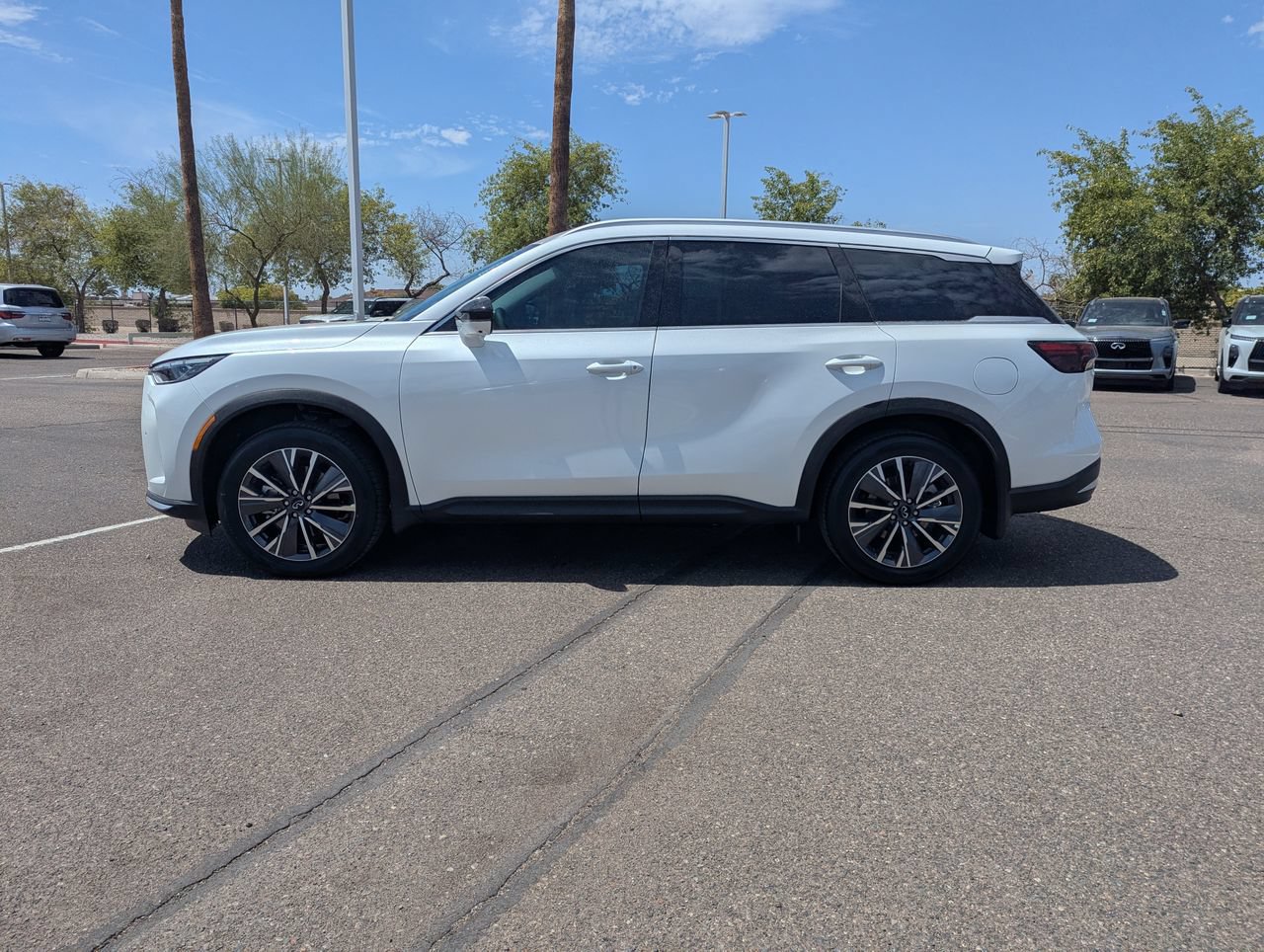 New 2027 INFINITI QX60 Luxe w/ Cargo Package AWD/4WD image 2