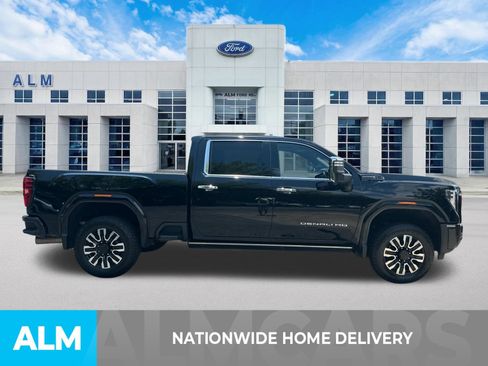 Used 2024 GMC Sierra 2500 Denali Ultimate AWD/4WD image 4