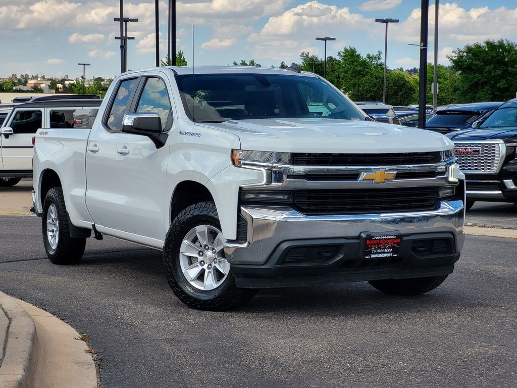 Used 2021 Chevrolet Silverado 1500 LT AWD/4WD image 2