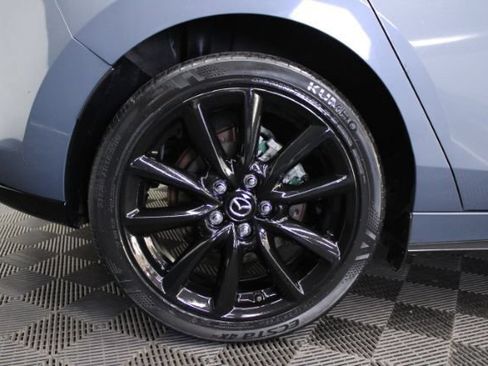 Used 2020 MAZDA MAZDA3 Hatchback w/ Premium Package FWD image 6