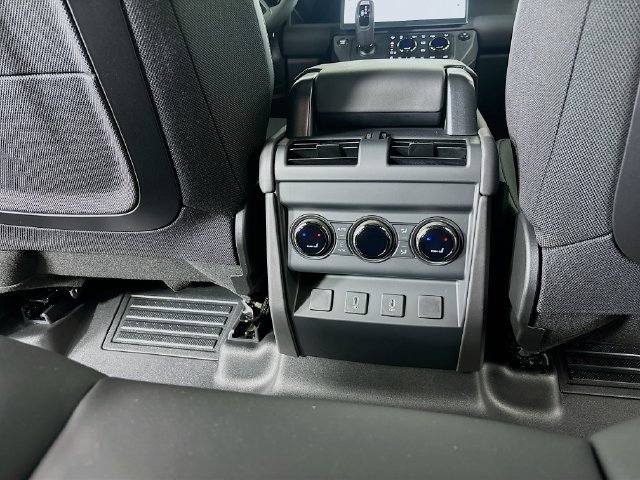 New 2026 Land Rover Defender 110 OCTA AWD/4WD image 24
