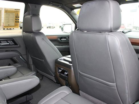 Used 2025 GMC Yukon Denali image 37