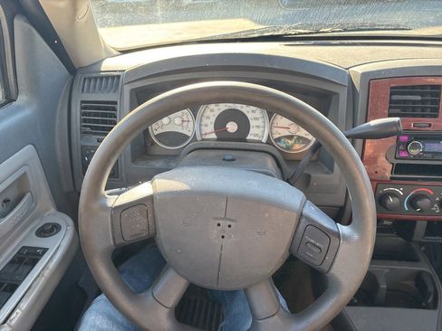 Used 2005 Dodge Dakota SLT w/ Sport Appearance Group image 9