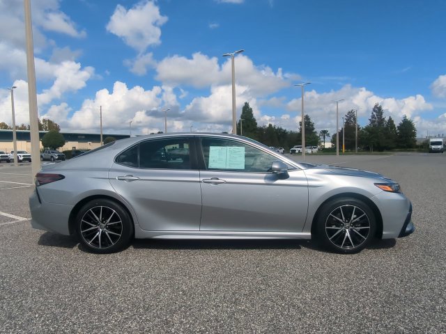 Certified 2024 Toyota Camry SE FWD image 3
