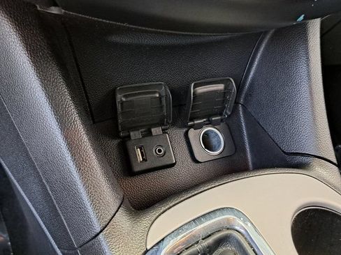 Used 2017 Chevrolet Cruze LS FWD image 16