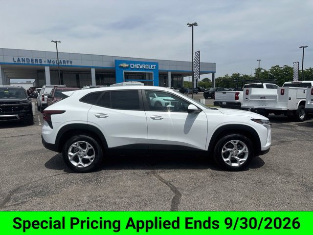 New 2026 Chevrolet Trax LS w/ LS Convenience Package FWD image 2
