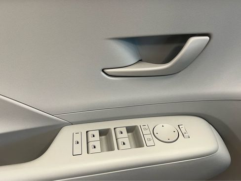 Used 2026 Hyundai Kona SE image 28