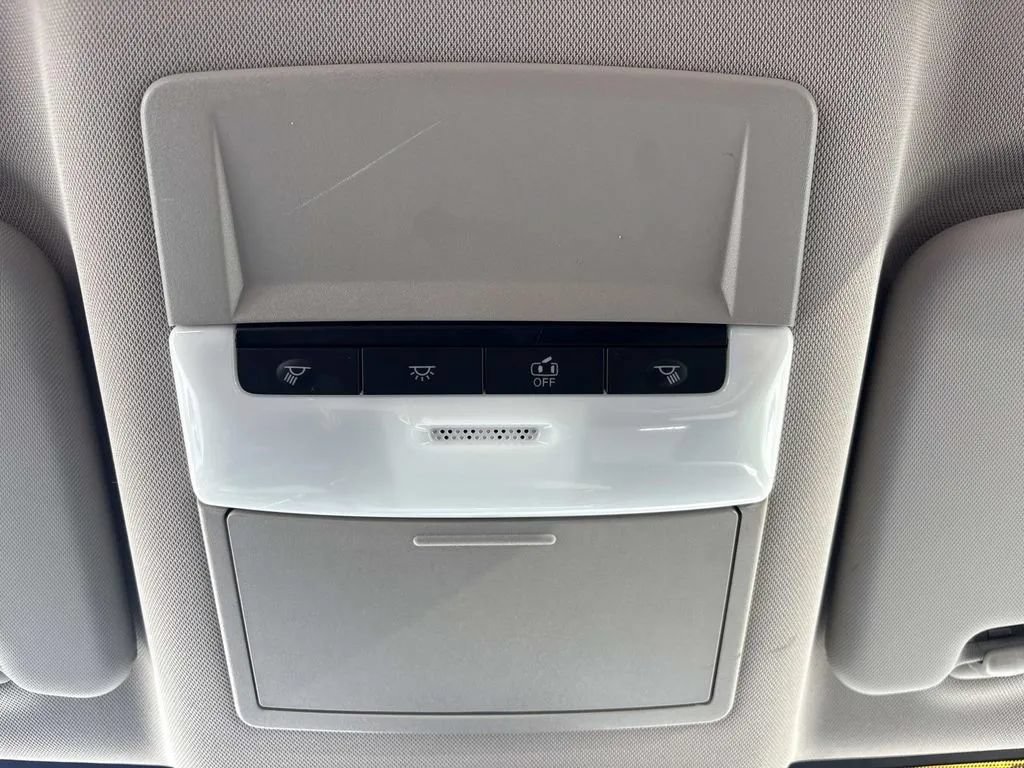 Used 2025 Nissan Rogue S FWD image 16