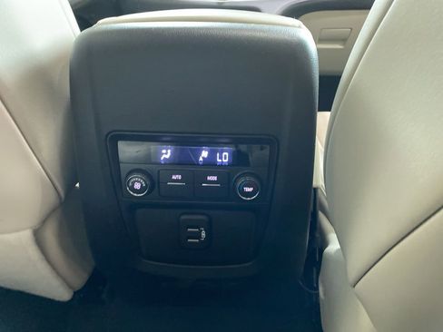 Used 2023 Buick Enclave Essence w/ Experience Buick Package AWD/4WD image 16
