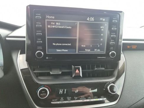 Used 2021 Toyota Corolla LE image 16