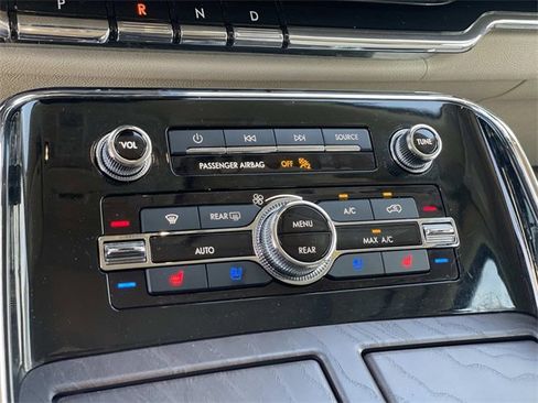 Used 2021 Lincoln Navigator Reserve image 17