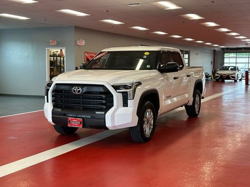 Certified 2025 Toyota Tundra SR5 w/ SR5 Convenience Package AWD/4WD image 7