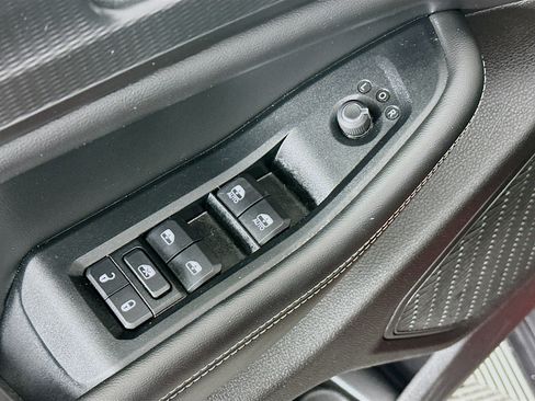 Used 2023 Jeep Grand Cherokee Altitude image 15