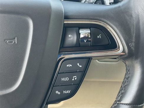 Used 2021 Lincoln Navigator Reserve image 9