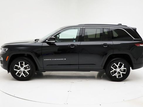 Used 2025 Jeep Grand Cherokee Limited AWD/4WD image 5