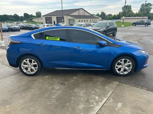 Used 2018 Chevrolet Volt LT w/ Comfort Package FWD image 4