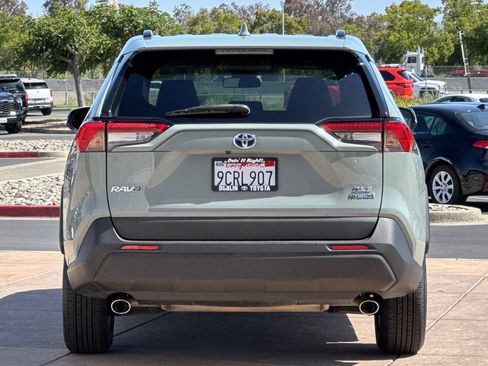 Certified 2022 Toyota RAV4 XLE AWD/4WD image 6