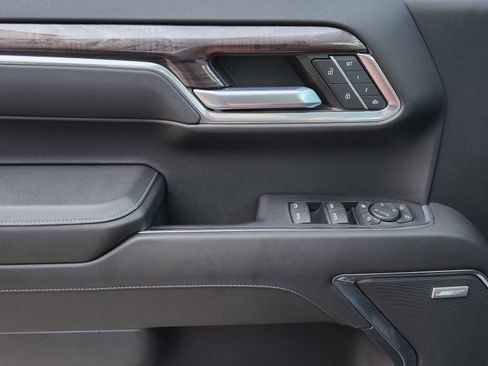 Used 2022 Chevrolet Silverado 1500 LTZ w/ Z71 Off-Road Package image 26