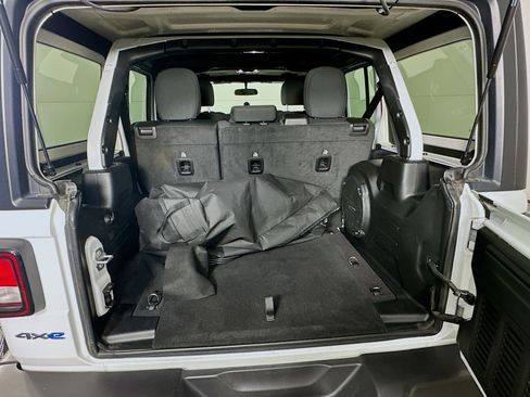 Used 2023 Jeep Wrangler Unlimited w/ Cold Weather Group image 28