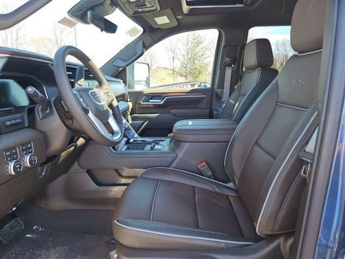 New 2026 GMC Sierra 2500 Denali w/ Denali Reserve Package image 15
