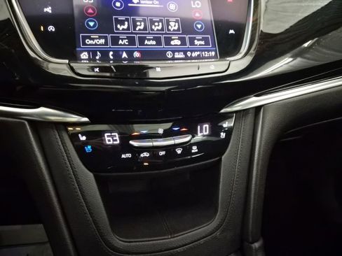 Used 2020 Cadillac XT6 Premium Luxury image 33