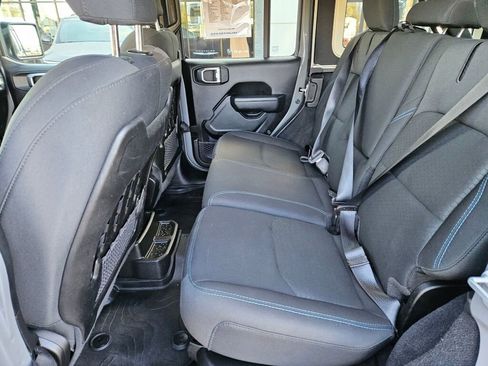 Used 2022 Jeep Wrangler Unlimited Rubicon 4xe image 15