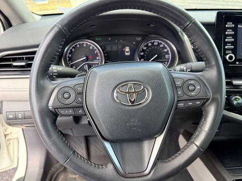 Used 2022 Toyota Camry SE w/ Cold Weather Package image 31