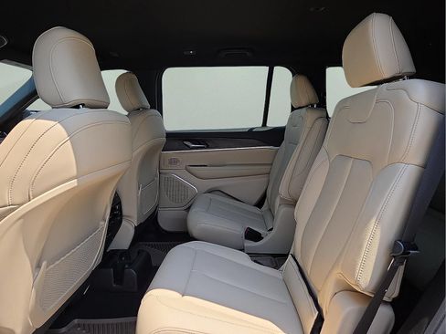 Used 2026 Jeep Grand Cherokee L Limited w/ MOPAR Finishing Package AWD/4WD image 11