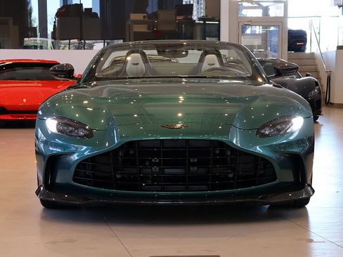 Used 2023 Aston Martin V12 Vantage Roadster RWD image 21