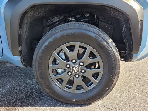 Used 2025 Toyota 4Runner SR5 AWD/4WD image 9