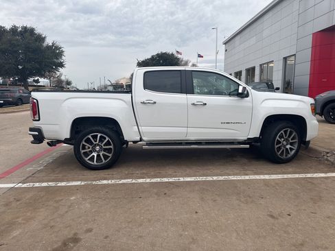 Used 2021 GMC Canyon Denali image 2