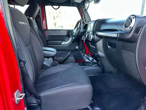 Used 2014 Jeep Wrangler Unlimited Rubicon w/ Connectivity Group image 23
