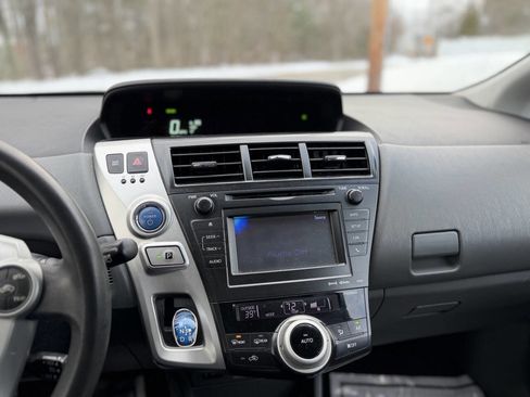 Used 2012 Toyota Prius V Five image 19