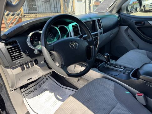 Used 2005 Toyota 4Runner SR5 AWD/4WD image 11