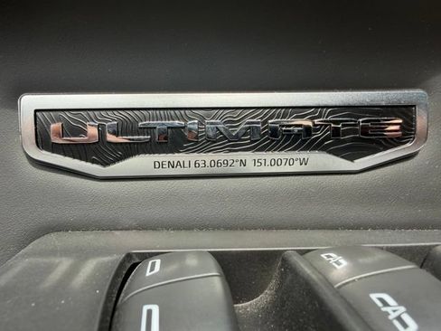 Used 2025 GMC Sierra 1500 Denali Ultimate AWD/4WD image 4