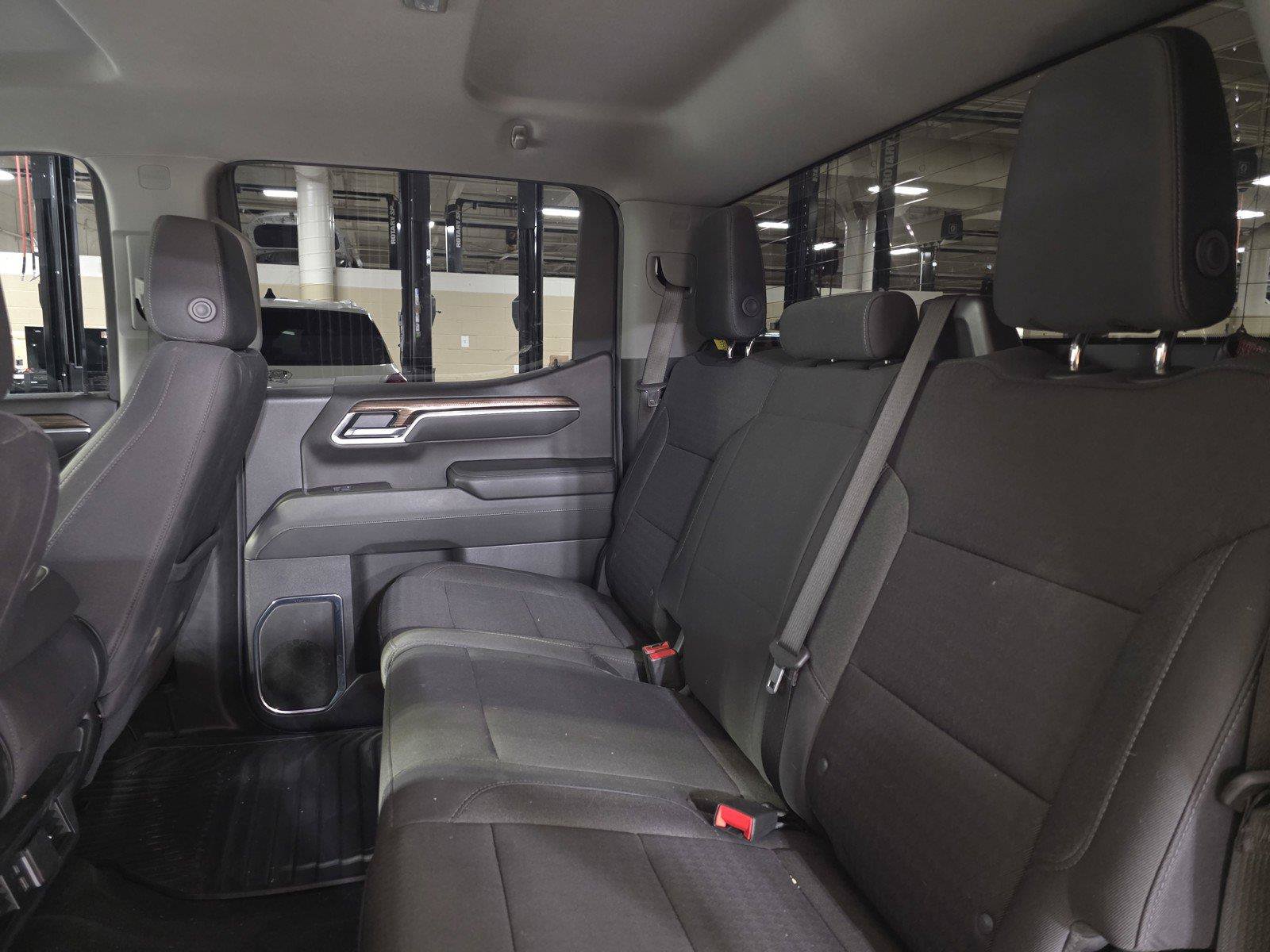 Used 2025 Chevrolet Silverado 1500 LT AWD/4WD image 11