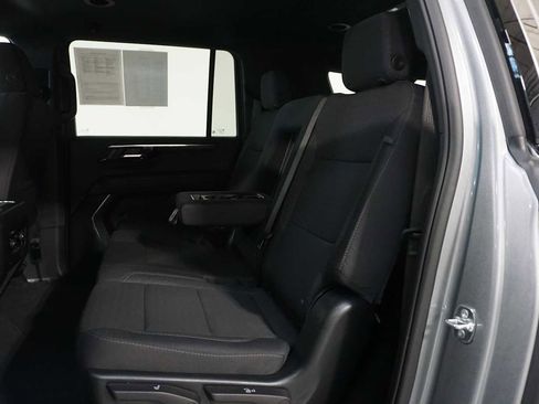 Certified 2025 Chevrolet Suburban LS image 18