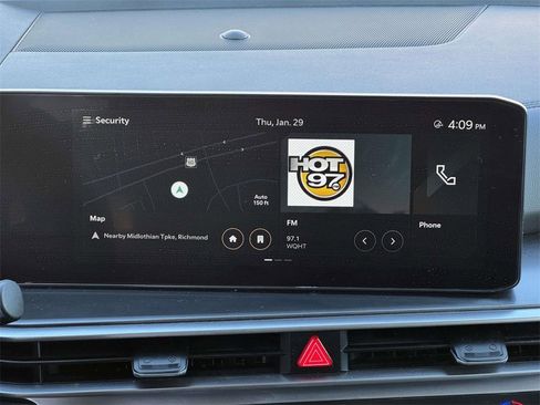 Used 2024 Kia Sorento S image 3