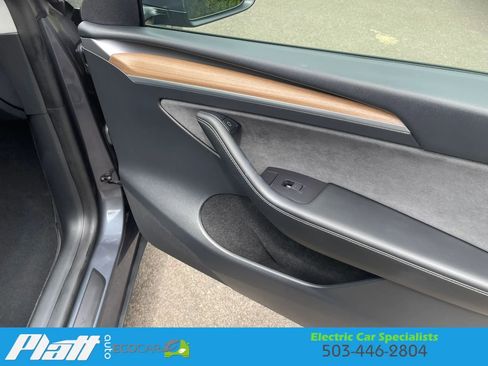 Used 2023 Tesla Model Y Long Range AWD/4WD image 55