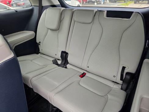 Certified 2025 Kia Carnival SX Prestige FWD image 14