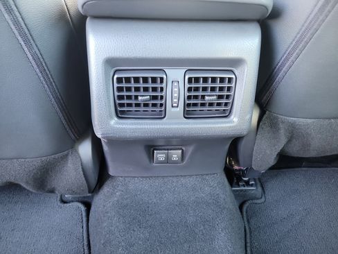 Used 2025 Toyota Camry SE FWD image 15