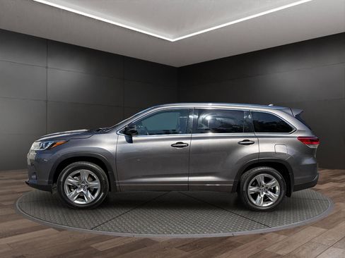 Used 2018 Toyota Highlander Limited AWD/4WD image 5