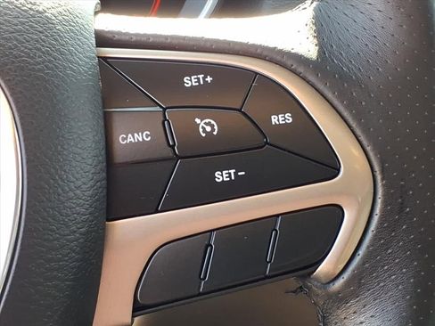 Used 2019 Dodge Durango SXT image 11