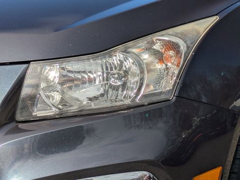 Used 2016 Chevrolet Cruze L image 7